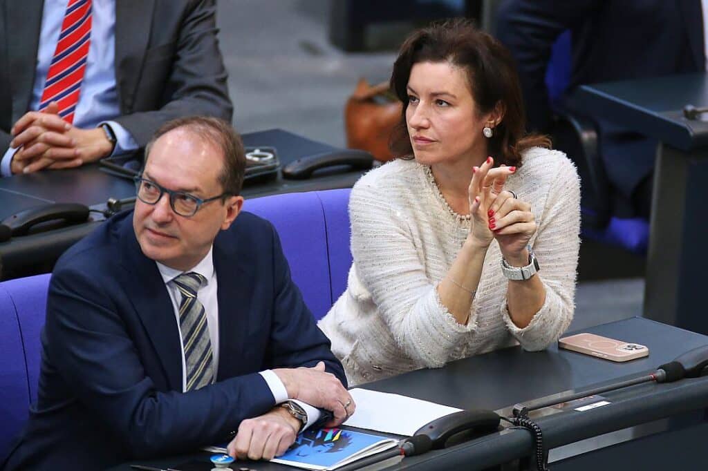 Auch CSU benennt Ministerriege – Dobrindt wird Innenminister