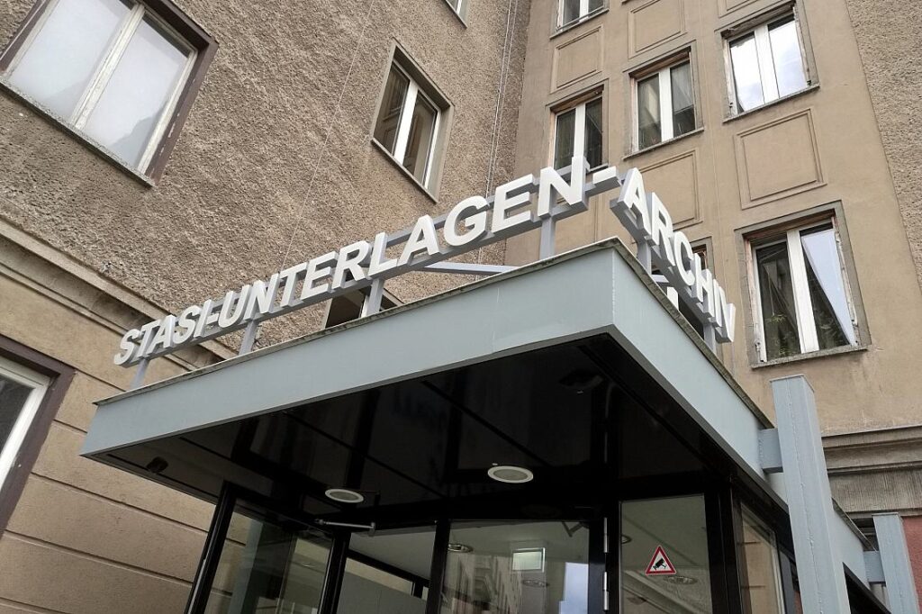 Bundesarchiv fürchtet Verlust von Akten und Stasi-Unterlagen