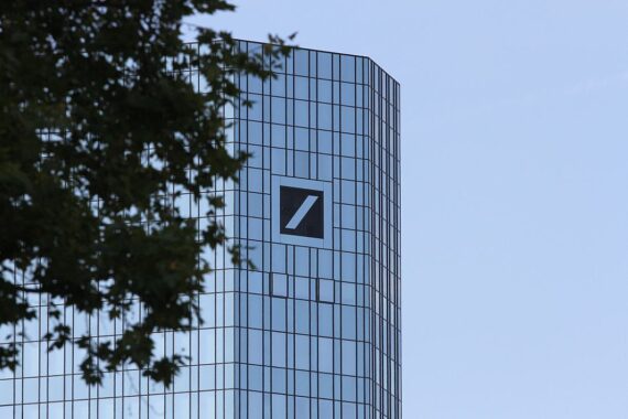 DWS erweitert Kreditkooperation mit Deutscher Bank