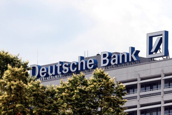 Deutsche Bank für öffentliche Förderung von Rüstungskrediten