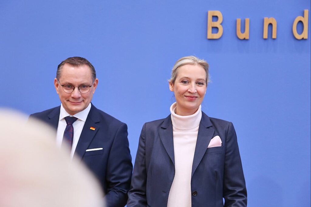 Forsa: AfD bleibt stärkste Kraft – Union fällt weiter