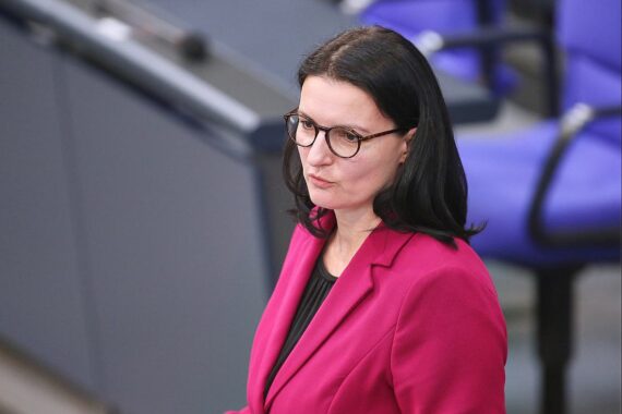 Grüne drängen zu rascher Aufnahme der Parlamentsarbeit