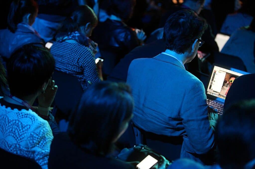 Jedes dritte Unternehmen arbeitet mit Start-ups zusammen