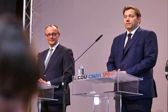 Merz widerspricht SPD: 15 Euro Mindestlohn "so nicht verabredet"