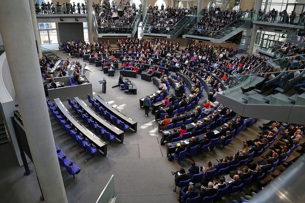 Merz will politische Sommerpause verkürzen