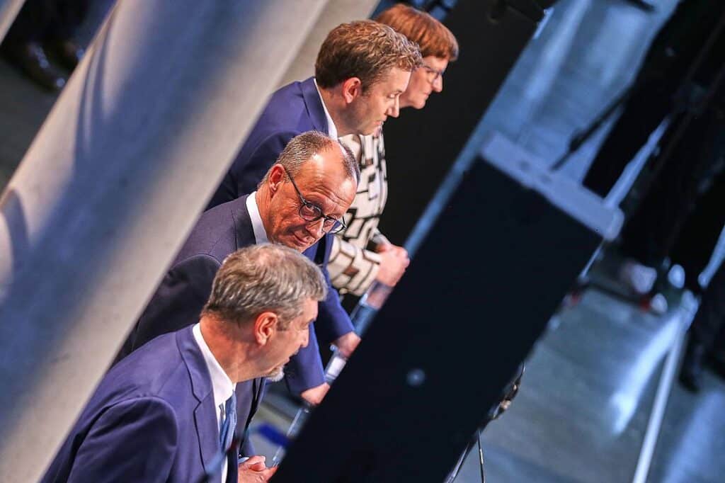Neubaur: "Union und SPD verhalten sich wie die letzte Generation"