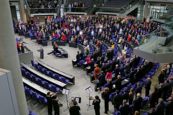 SPD lehnt Sondersitzung des Bundestages wegen Zöllen ab