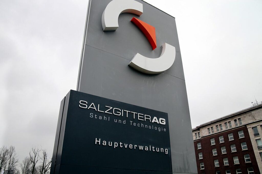 Salzgitter: Kleinflugzeug über Werksgelände abgestürzt – zwei Tote