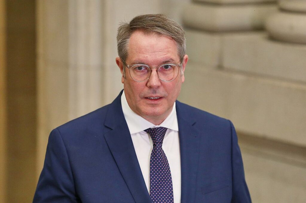 Schweitzer fordert Veränderungen an SPD-Spitze