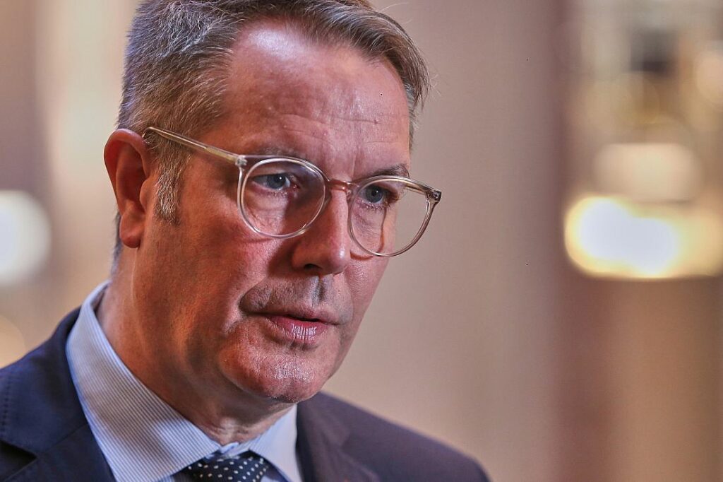 Schweitzer rät SPD zu inhaltlichen und personellen Veränderungen