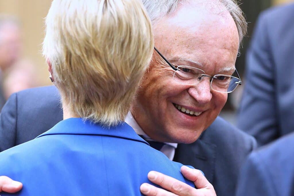 Schwesig würdigt Weil als "souverän und bürgernah"