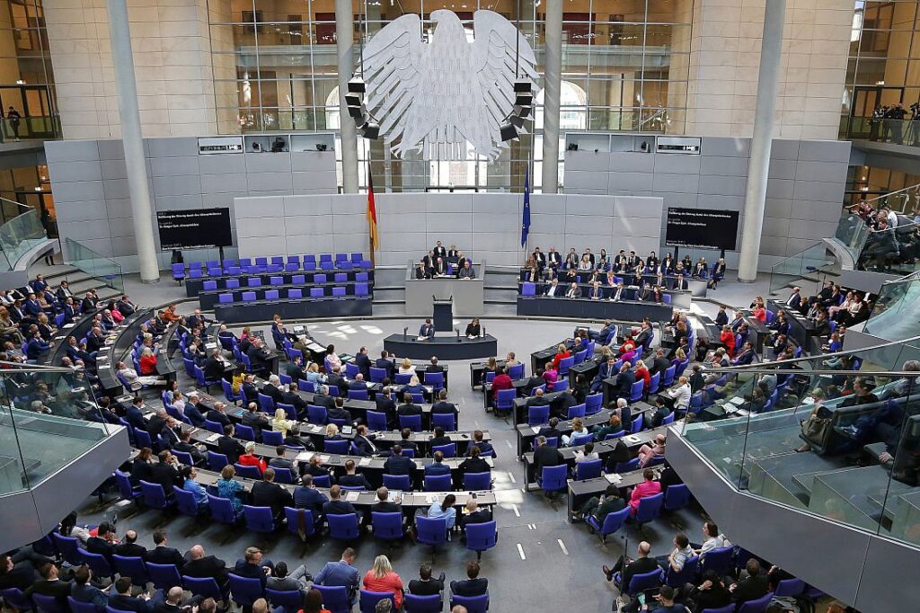 Sitzungswoche des Bundestags abgesagt – Linke und Grüne üben Kritik