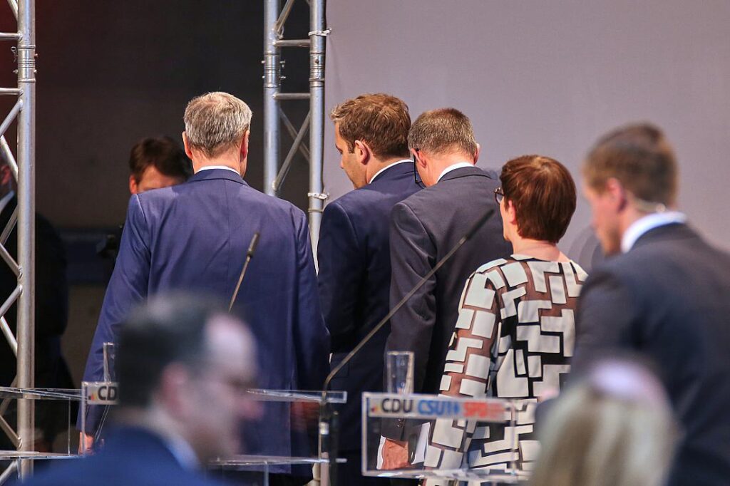 Umfrage: Koalitionsvertrag spaltet die Deutschen