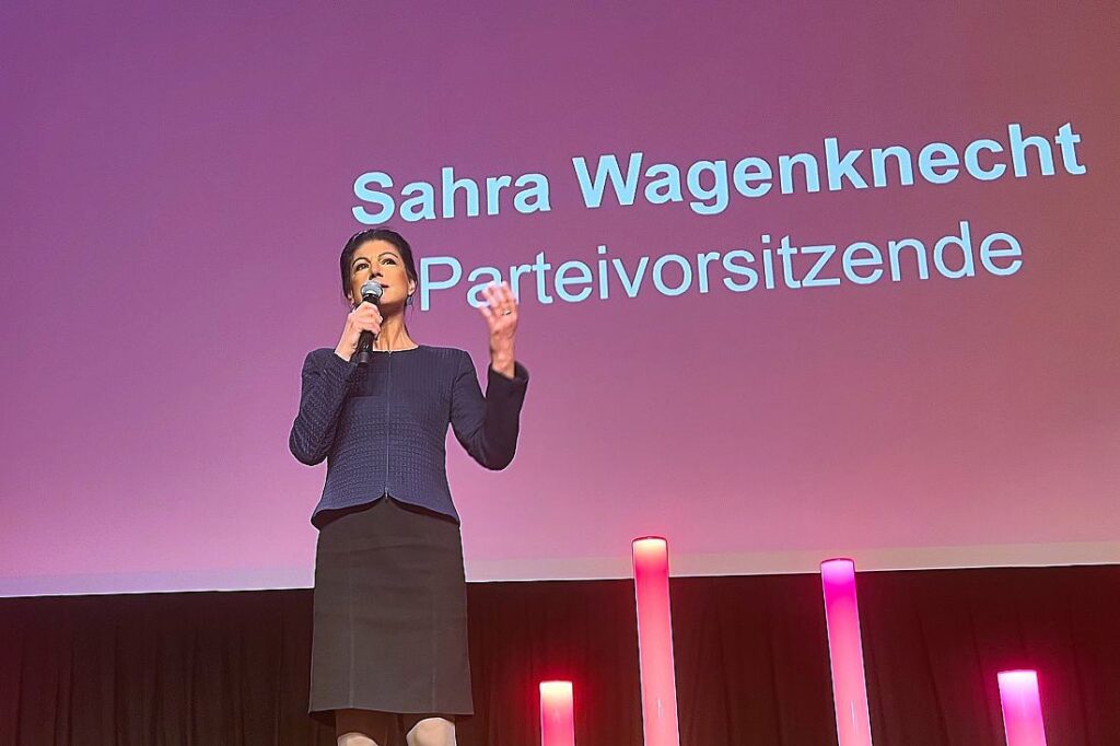 Wagenknecht will vorerst weiter Parteivorsitzende bleiben