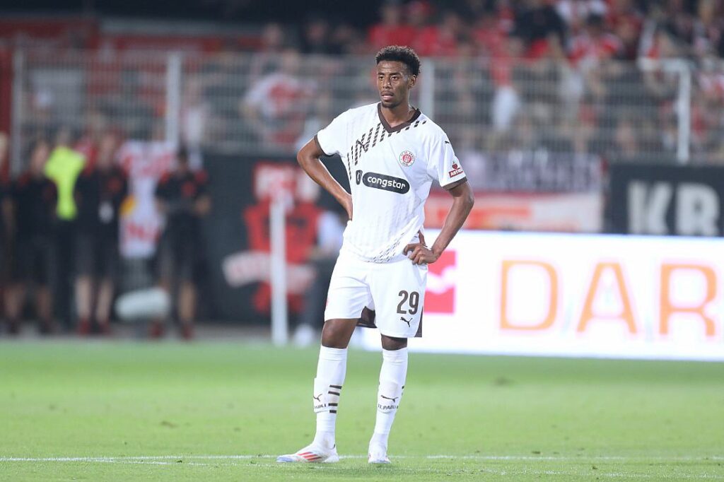 1. Bundesliga: Frankfurt und St. Pauli unentschieden