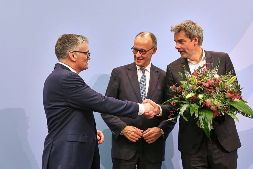 Bundespresseamt an neuen Regierungssprecher übergeben