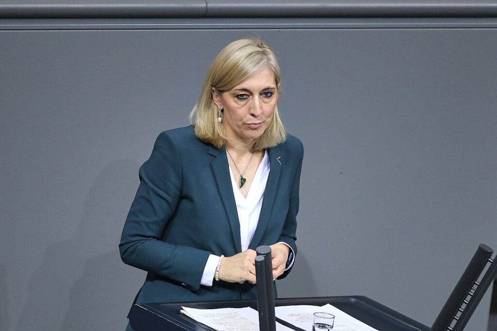 Gesundheitsministerin Warken sieht Unwissenheit als Stärke