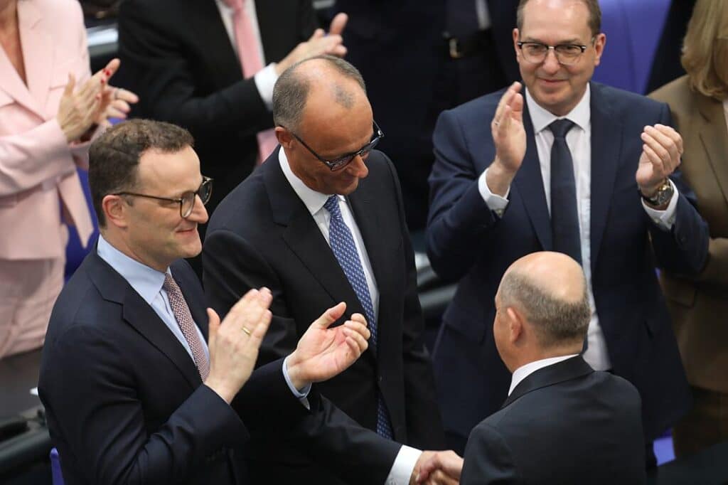 Merz im zweiten Wahlgang zum Bundeskanzler gewählt