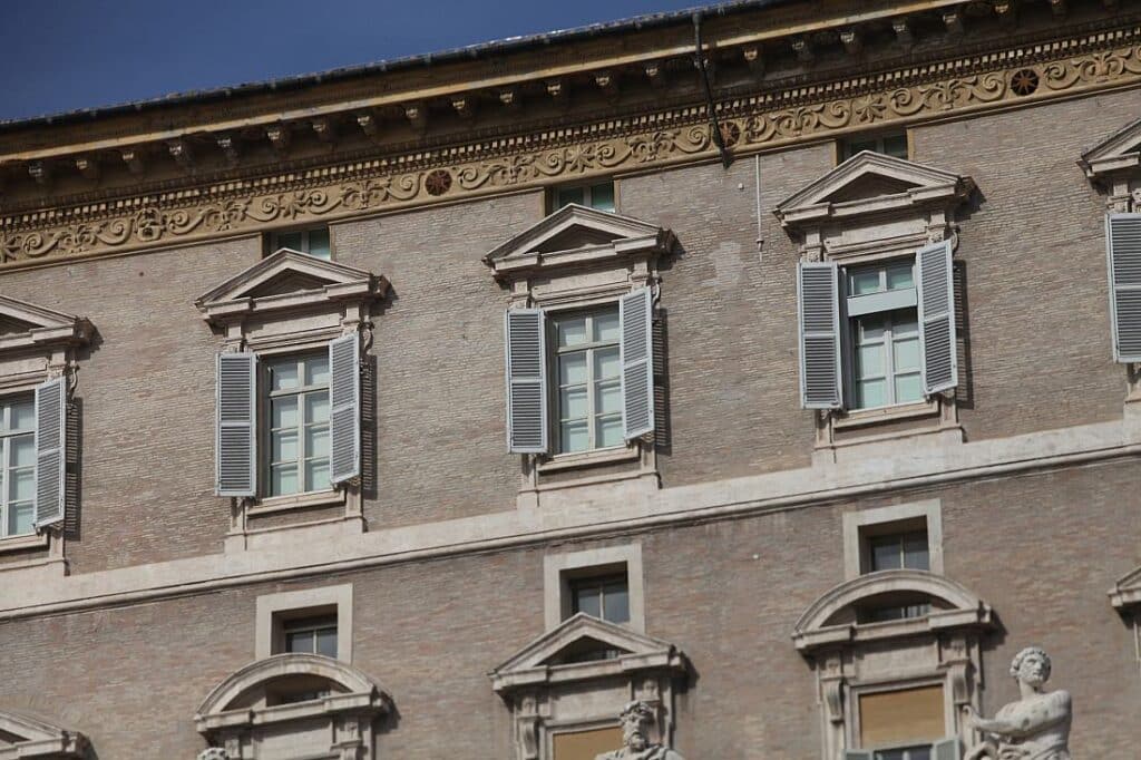 Papstwahl hat begonnen