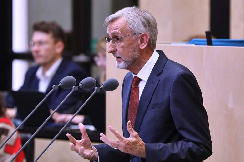 Sachsens Innenminister zweifelt an AfD-Verbot
