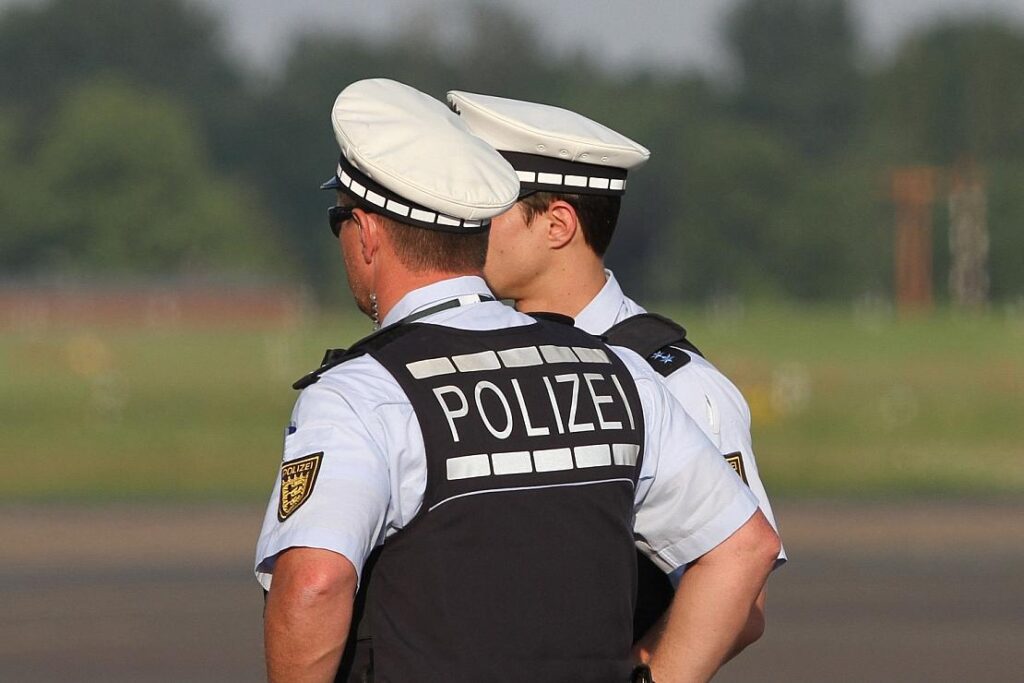 Aquaplaning führt zu Unfall auf B19 bei Aalen