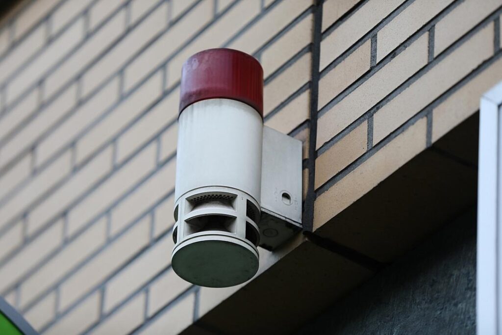 Aschaffenburg nimmt neue Sirenen mit Probealarm in Betrieb