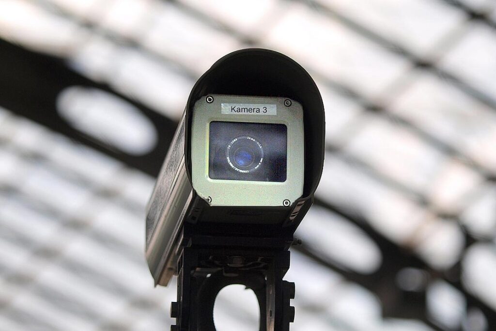 Aufnahme von Überwachungskamera führt zu Festnahme von Einbrechern in Steglitz