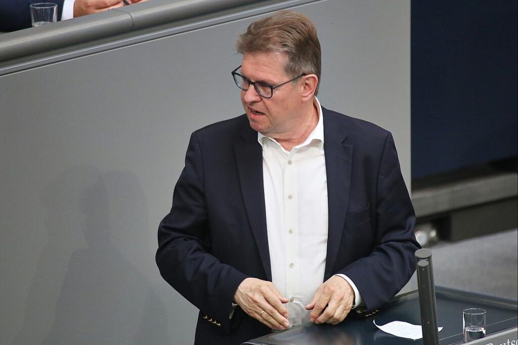 Bericht: Stegner soll wegen "Manifest" Platz im PKGr verlieren