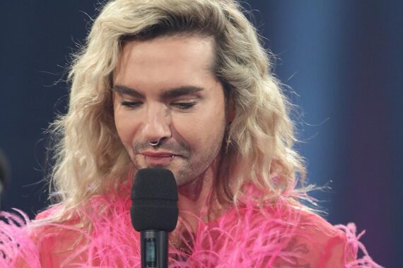 Bill Kaulitz diskutiert Schönheitsoperationen und Botox in seiner Reality-Serie, Anderssein mit Zwillingsbruder.