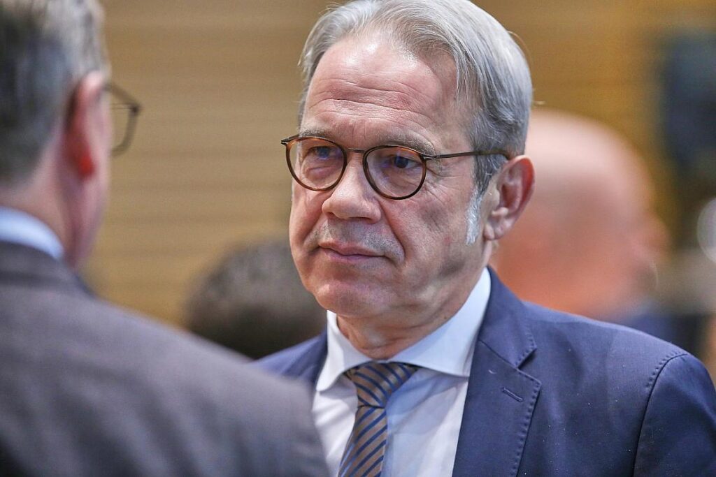 Brandanschlag auf Bundeswehr-Fahrzeuge: Maier will besseren Schutz