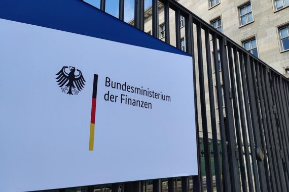 Bundesfinanzministerium: Lars Klingbeil lehnt Aufstockung der Cum-Ex-Ermittlerstellen ab. Experten unbesetzt.
