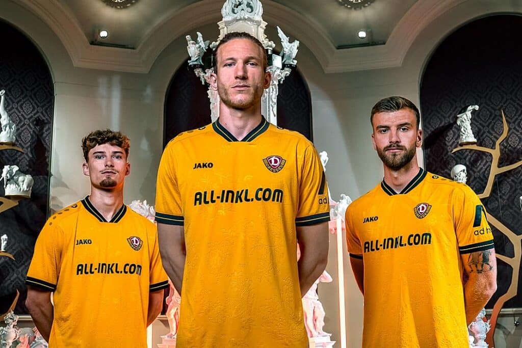 Dynamo Dresden präsentiert neues Heimtrikot mit Meissener Porzellan-Dekor