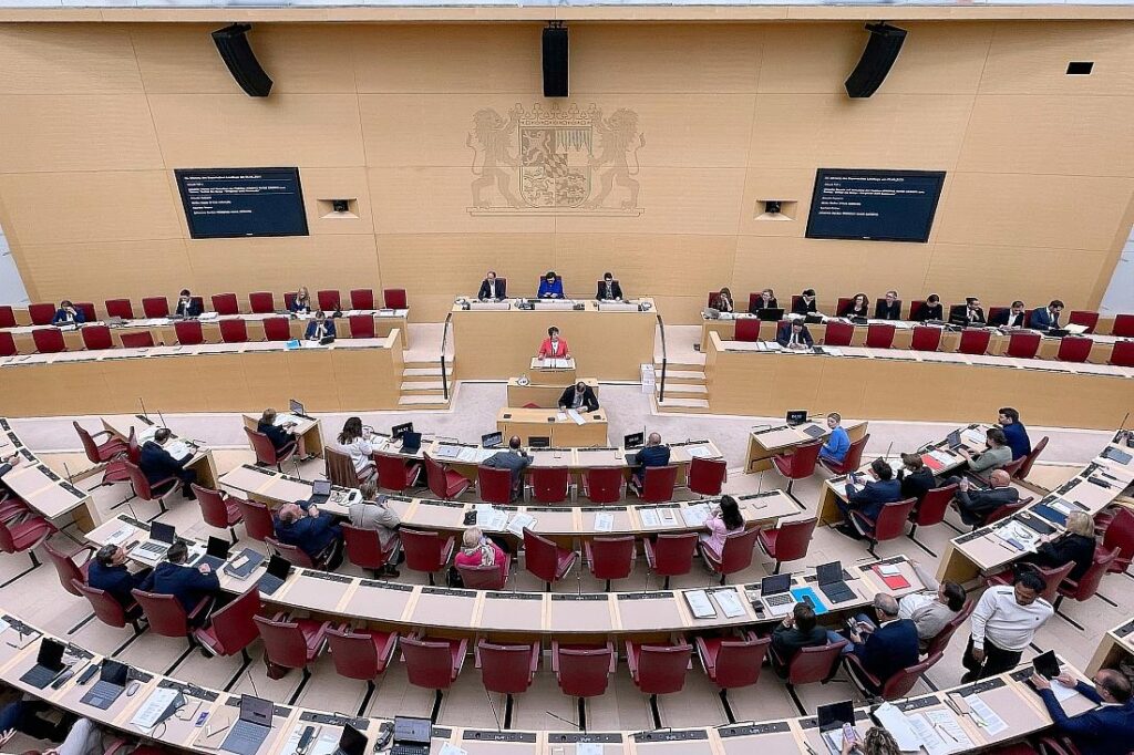 Ex-CSU-Chef Huber rät Bayern zum Schuldenmachen