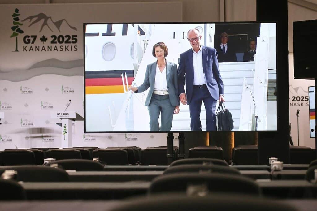 Forsa: Hälfte mit Merz` Auslandsauftritten zufrieden