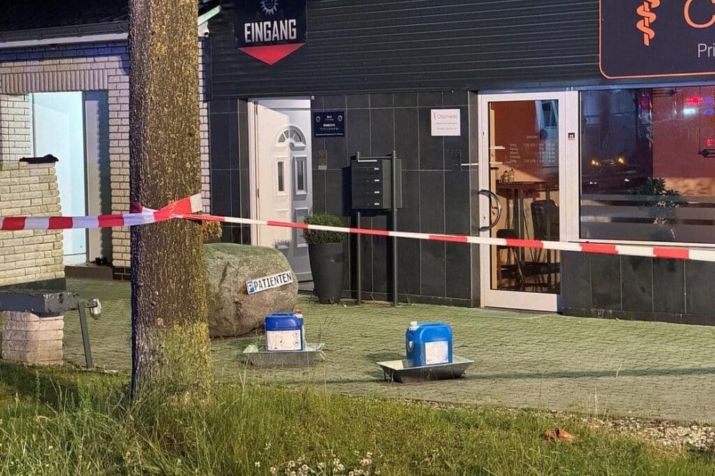Gefahrstoffe in Lagerraum ausgetreten – Großeinsatz in Bönningstedt