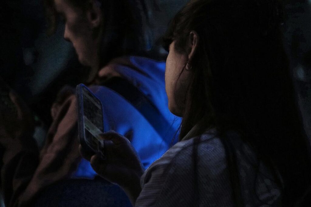 Günther fordert Verbot von Sozialen Medien für Unter-16-Jährige