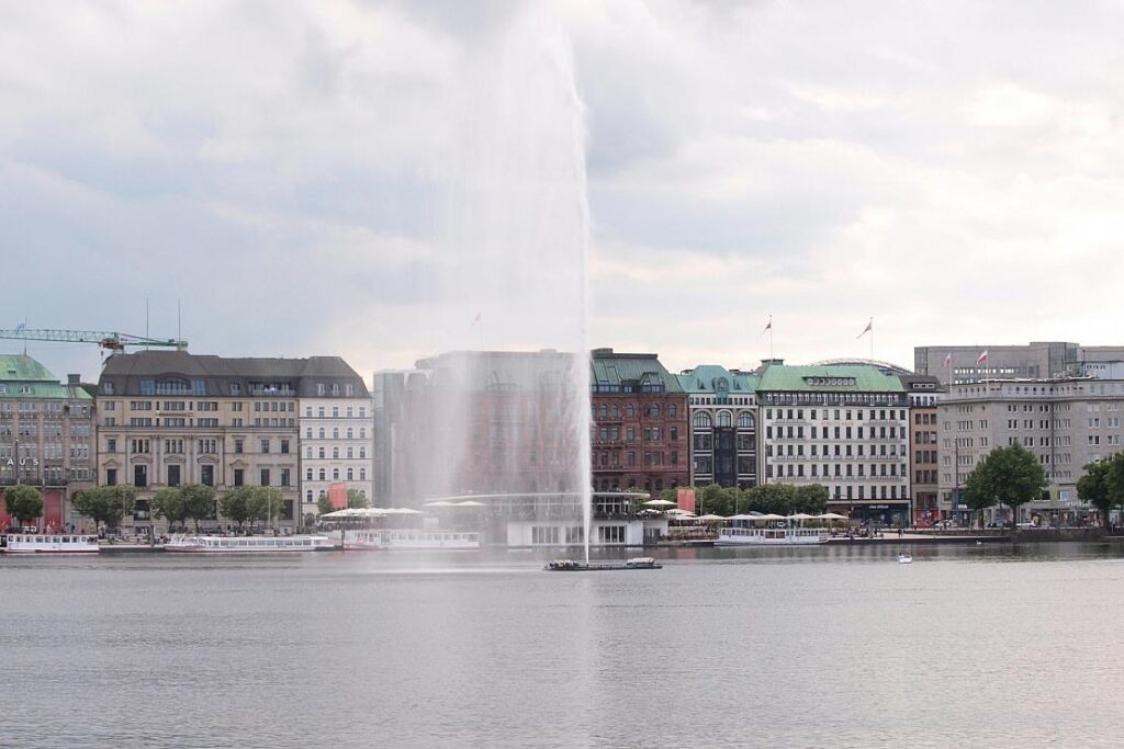 Hamburg präsentiert Ideen für Olympia-Eröffnungsfeier auf der Binnenalster