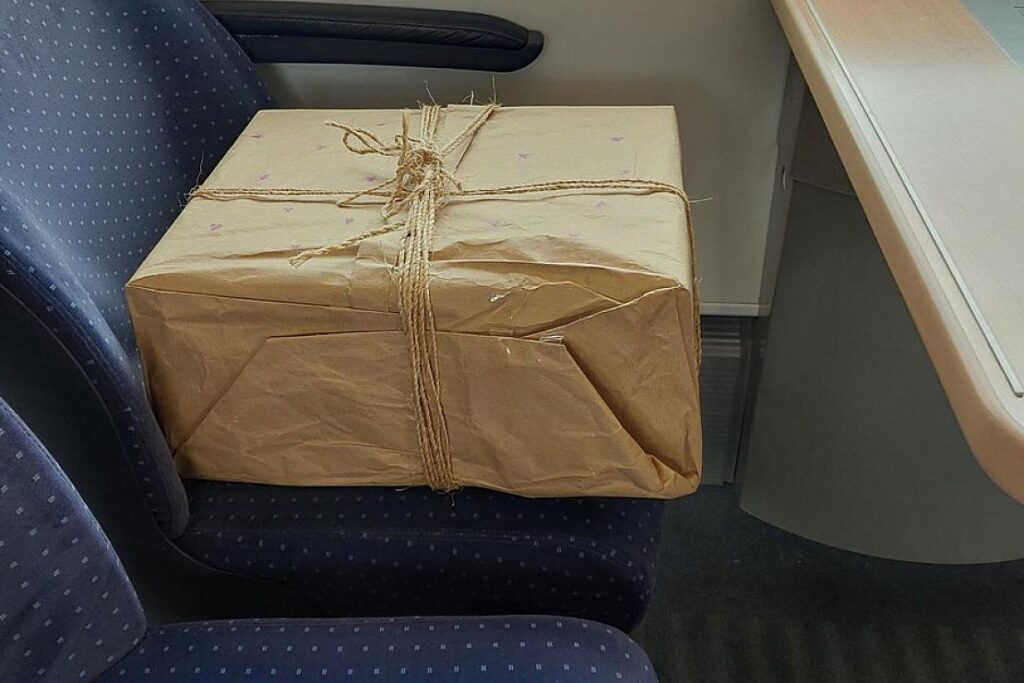 Herrenloses Paket mit Schallplattenspieler löst Polizeieinsatz in Hamburg-Altona aus