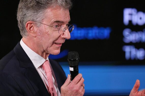 Christoph Heusgen diskutiert Regimewechsel im Iran und diplomatische Lösungen mit Europa und Iranern.