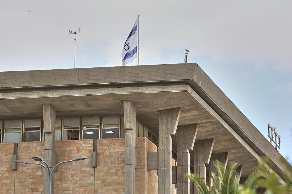 Israel schließt weltweit diplomatischen Vertretungen
