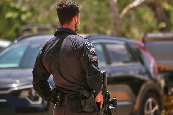 Israelischer Soldat am Dienst, Symbol für Sicherheit und Besorgnis in der Region.