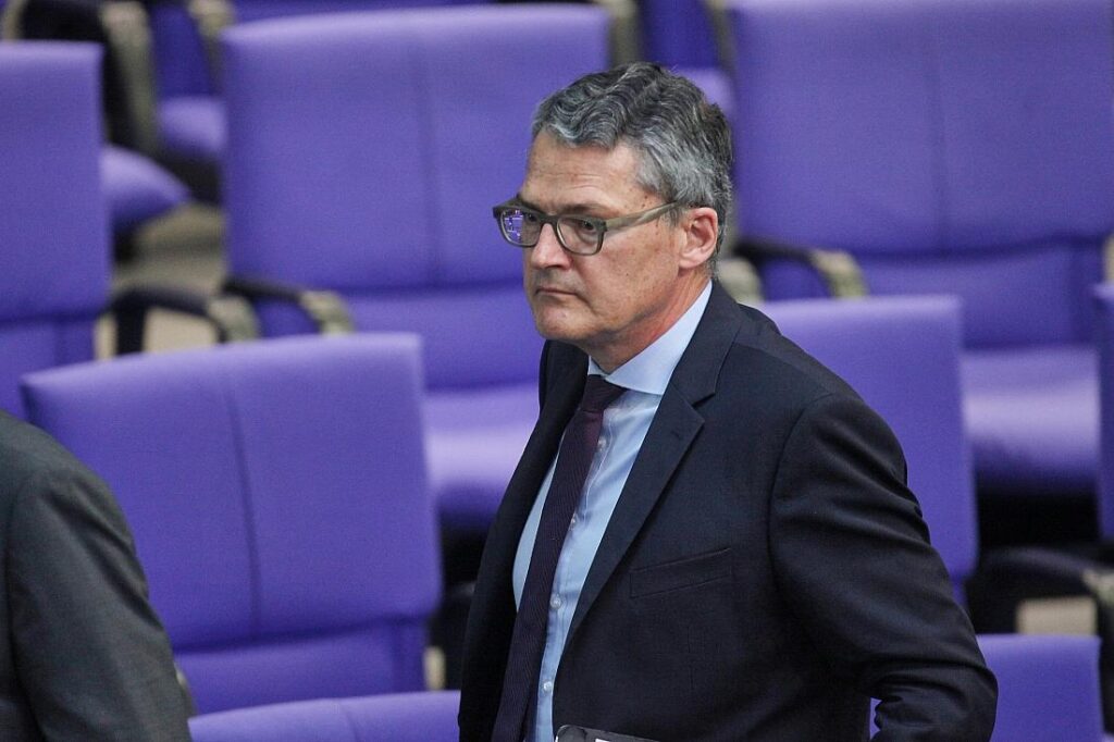 Kiesewetter beklagt Nichtnominierung für PKGr