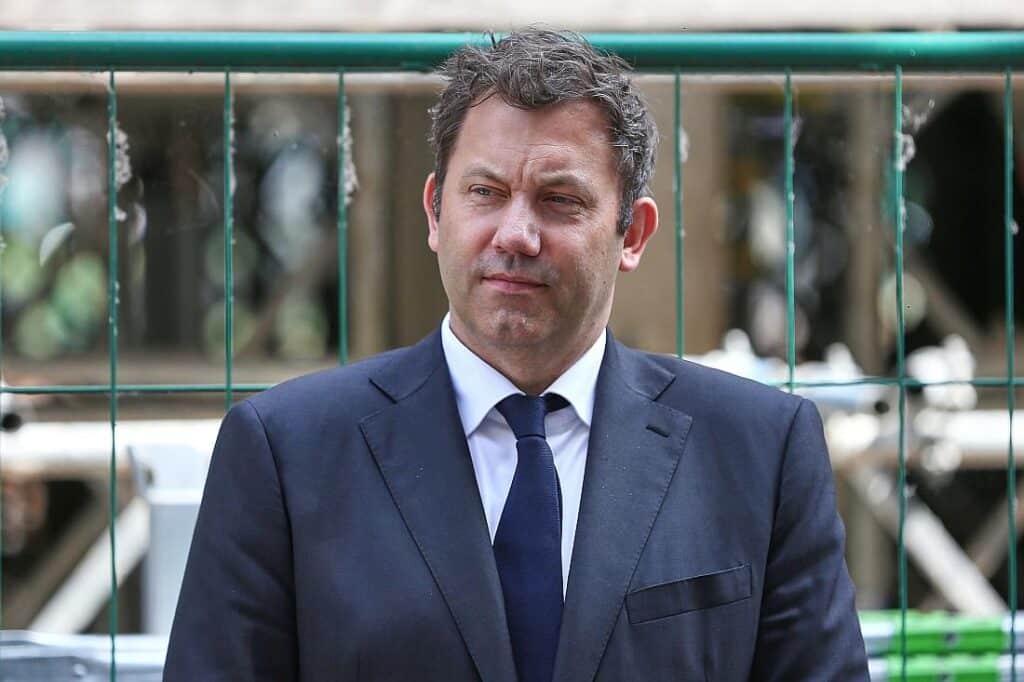 Klingbeil schließt Rückkehr zur alten Wehrpflicht aus