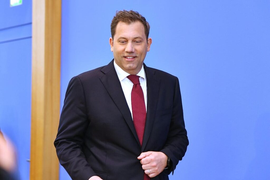 Klingbeil verteidigt Rekord-Neuverschuldung