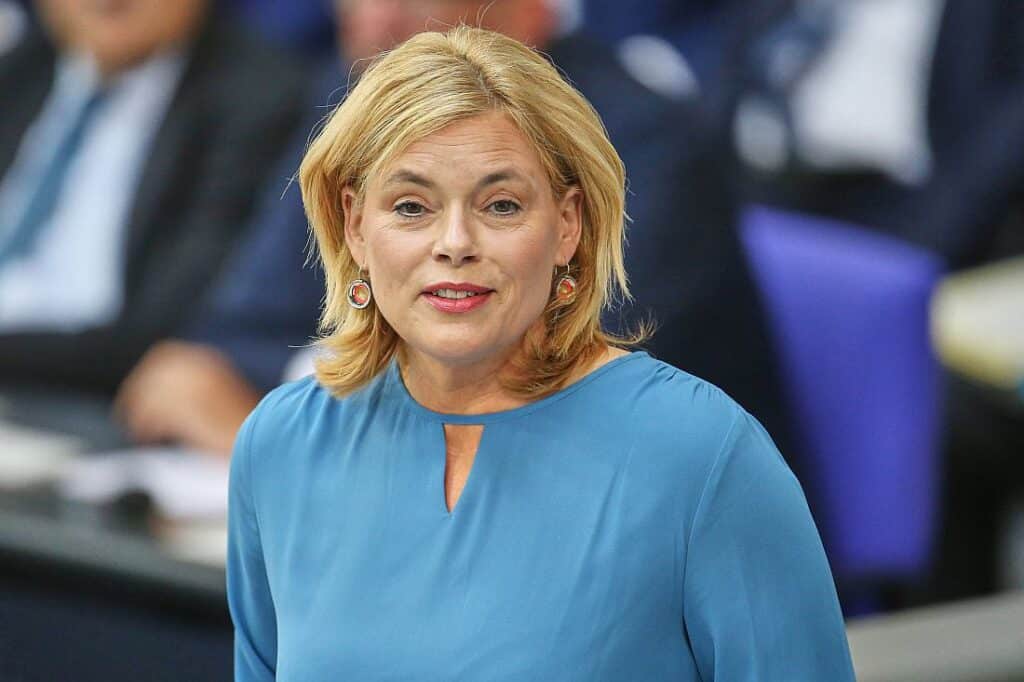 Klöckner: Nächstes Staatsoberhaupt muss Frau sein