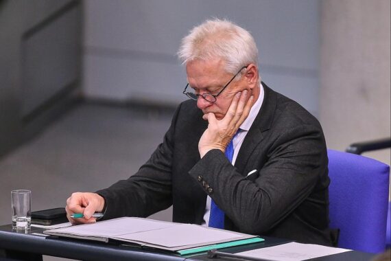 Alois Rainer diskutiert Bürokratieabbau für Landwirte auf dem Bauerntag in Berlin.