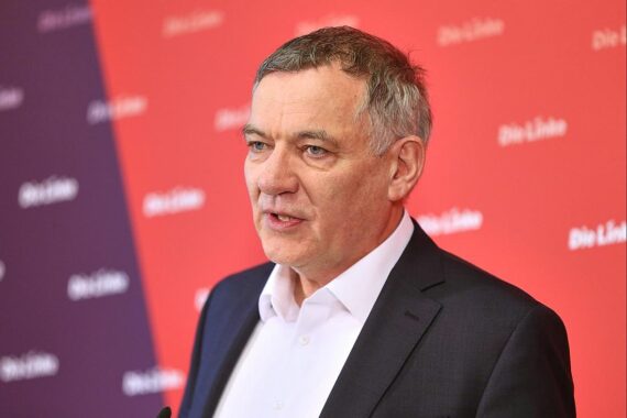 Jan van Aken äußert Sorgen über den Zustand der SPD und betont linke Mehrheiten.