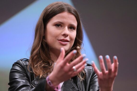 Luisa Neubauer spricht über Erfolge im Klimaschutz und die Bedeutung positiver Nachrichten.