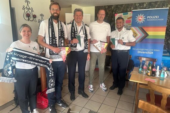 Vertreter verschiedener Organisationen diskutieren über Antidiskriminierung im Sport und gemeinsame Trainingsmaßnahmen.