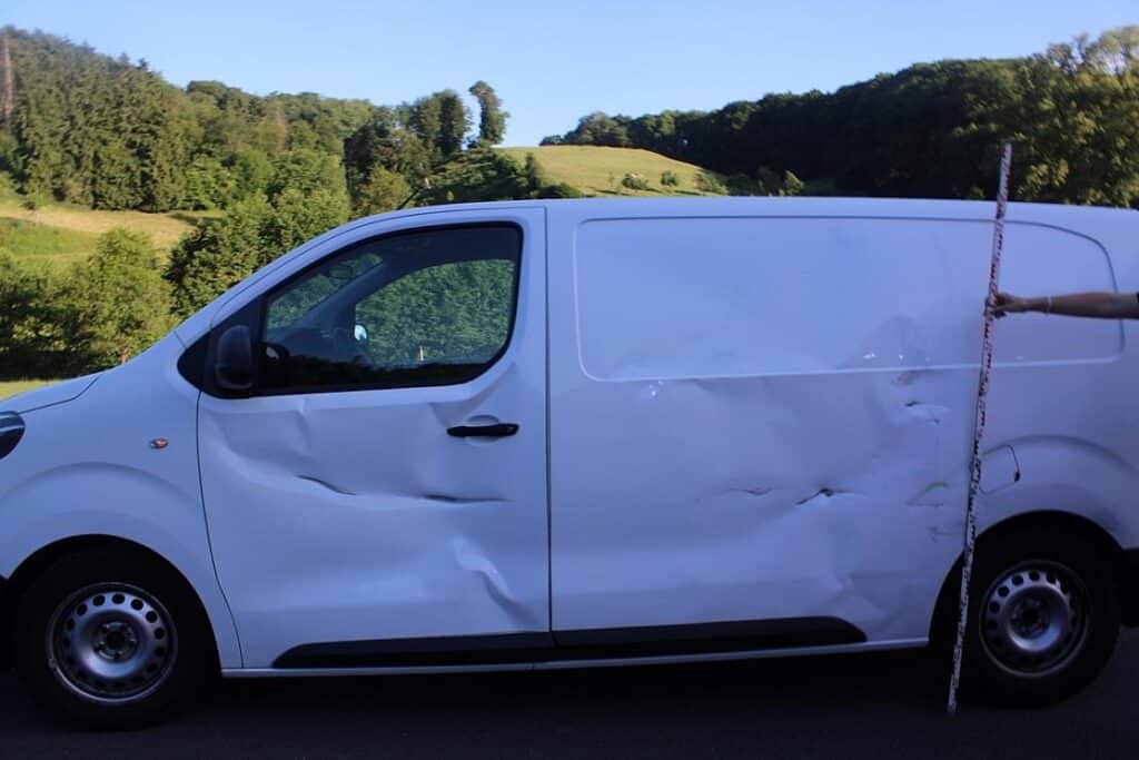 Quadfahrer bei Unfall in Bergisch Gladbach schwer verletzt